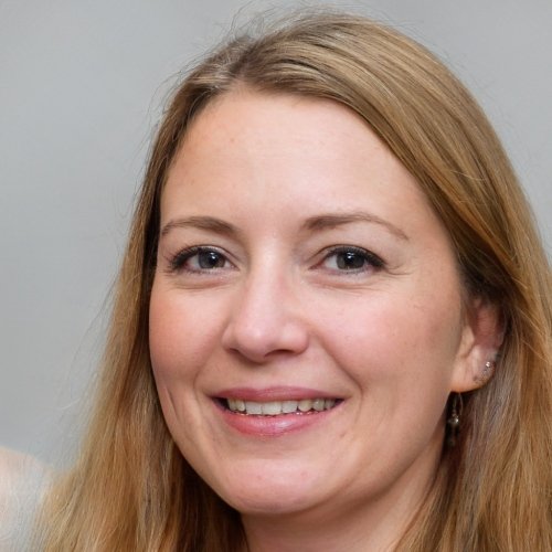 Positive customer review highlighting natural eye support formula and improved daily visual comfort